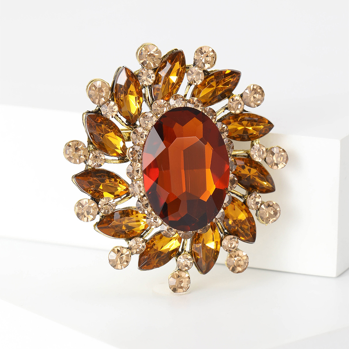 30g Weight Glass Inlay Material Brooches Classification Holiday Occasion Alloy Material Flower Pattern Women's Gender Inlay Design Simple Style Style Simple Style Pin Flower Alloy Inlay Glass Women's Brooches 8