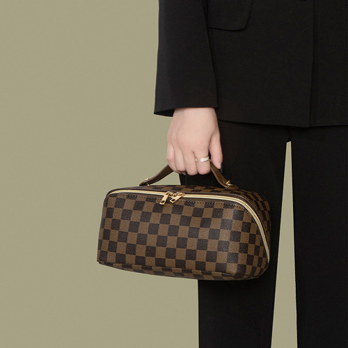 New plaid presbyopic cosmetic bag with large capacity and good looks, convenient portable storage bag for toiletries and cosmetics wholesale