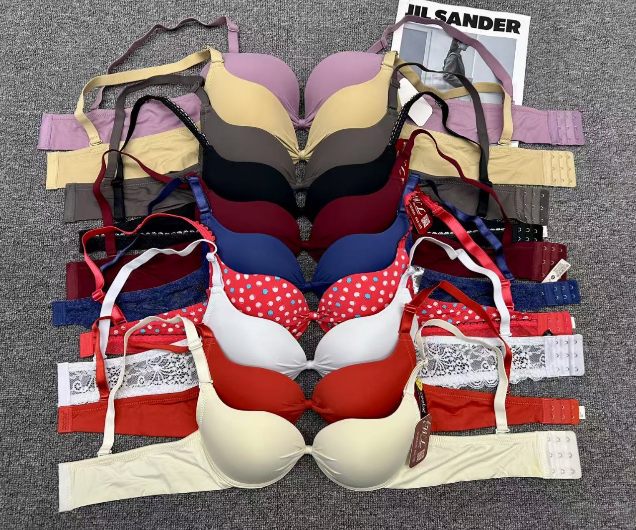Ajuste de ropa interior delgada de encaje de verano con anillo de acero conjunto de bra fábrica al por mayor