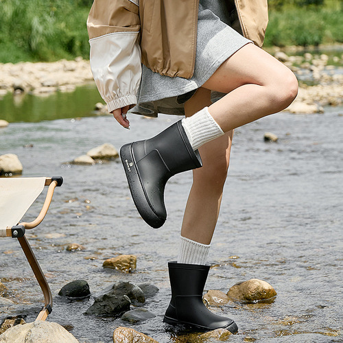 Japanese and Korean Fashion Women's Slip-Resistant Waterproof Rain Boots Outdoor Mid-Calf Rubber Boot Covers