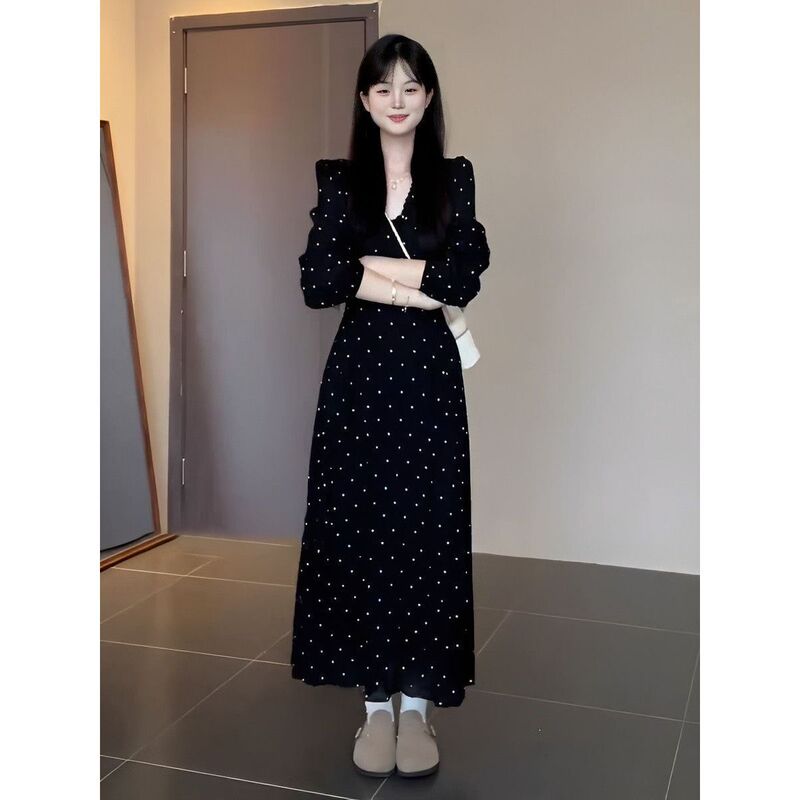 Plus-size French floral long-sleeve dress for autumn, with a tie waist, elegant and slimming, concealing the belly for slightly chubby figures Plus-size French floral long-sleeve dress for autumn, with a tie waist, elegant and slimming, concealing the belly for slightly chubby figures