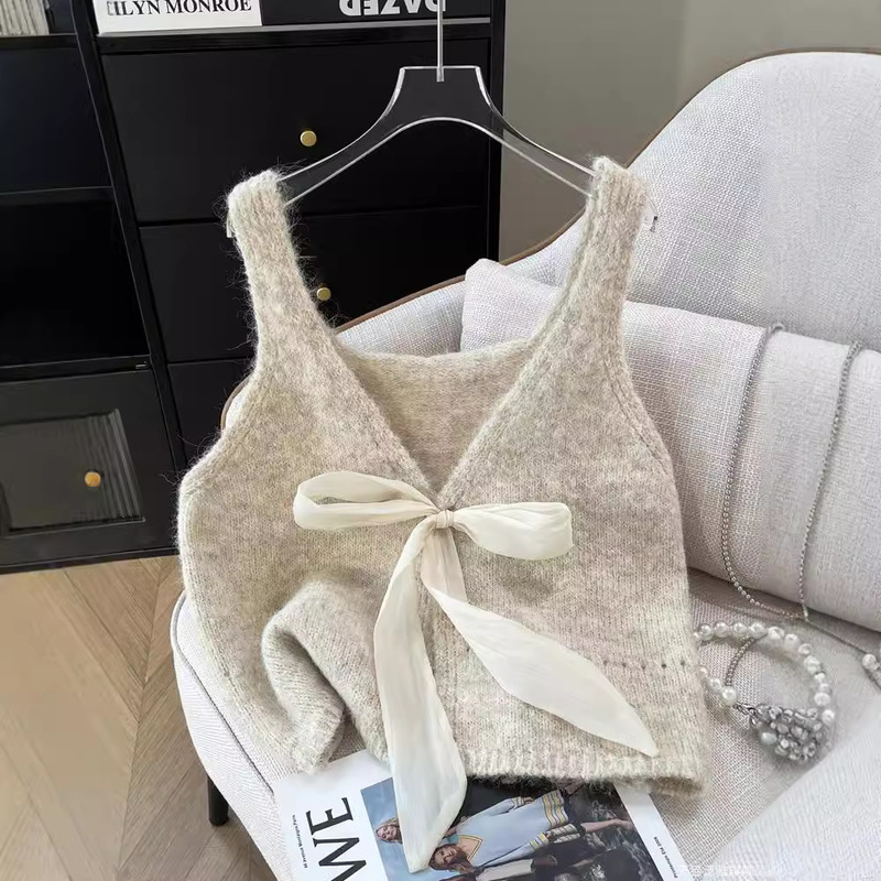 Designed Reversible Knitted Vest for Women Spring & Fall 2024 New Niche Suspender Outer Layering Sweater Vest