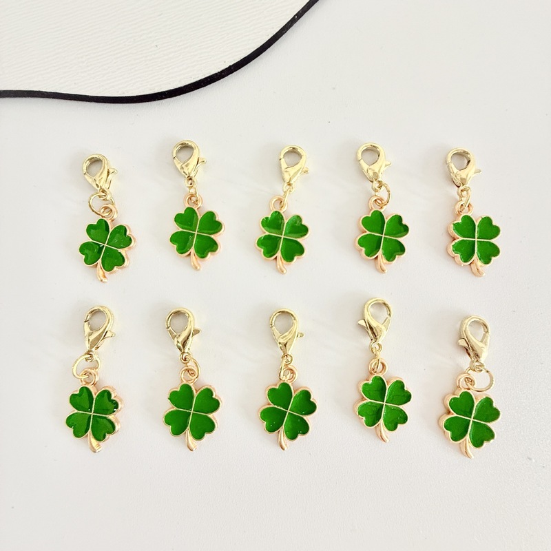 Cross-border Explosions Lucky Four-leaf Clover Keychain Bag Pendant U Disk Pendant Small Gift