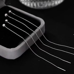 小さな四角いタッセルピアス レディース おしゃれ 個性的 シンプル イヤリング 上品 耳に優しいピアス ドロップピアス テンションピアス ネット人気商品