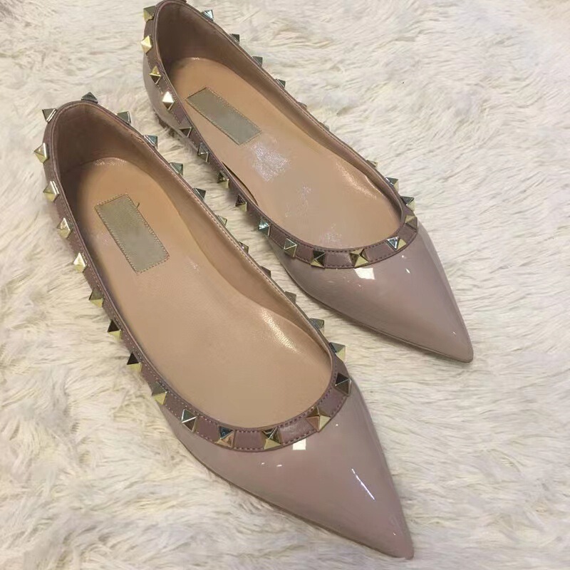 2024 New V Home Nude Rivet Shoes Women's Shallow Mouth Flat Wedding Shoes Classic Pointed Boat Shoes Slip-on 2024 New V Home Nude Rivet Shoes Women's Shallow Mouth Flat Wedding Shoes Classic Pointed Boat Shoes Slip-on