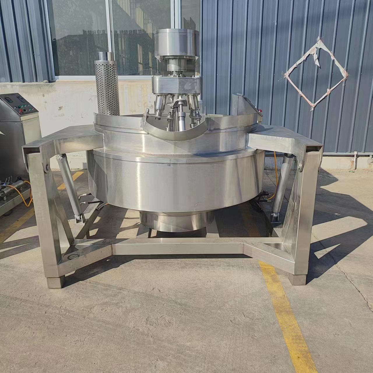 大型火锅底料多爪行星搅拌炒锅 牛肉辣椒酱炒料机 燃气酱料炒制设