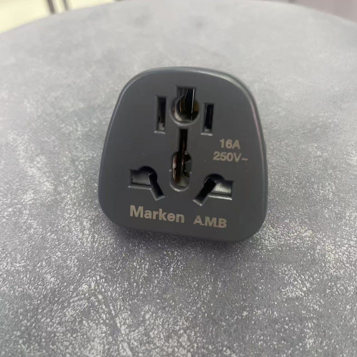 厂家直销家用工业欧标俄罗斯德国多功能PC阻燃铜脚万能转换插头