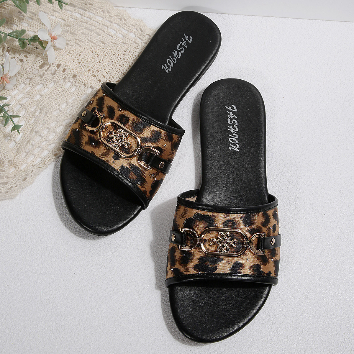 Zapatillas Planas de Leopardo para Mujer de Cuero Sintético, Cómodas con Decoración Metálica, para Uso Casual image 7
