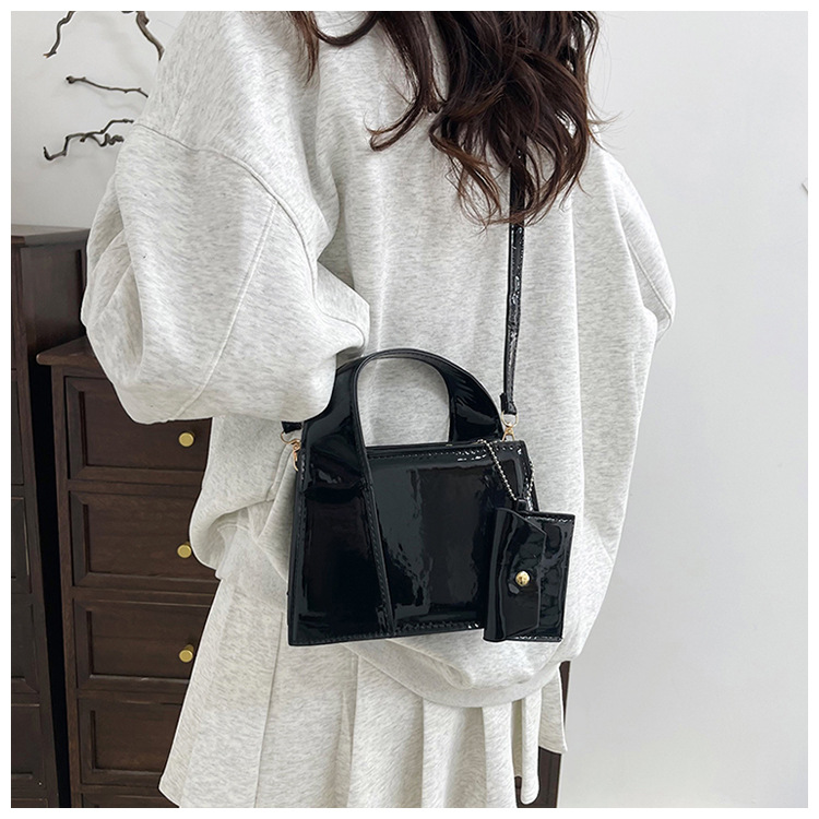384g Weight Zipper Closure Type Single Shoulder Strap, Top Handle Strap Type Crossbody Bag Bags Type Daily Occasion Pu Leather Material Solid Color Pattern All Seasons Season Women's Gender Classic Style Style Square Shape Small Size Women's Small Pu Leather Solid Color Classic Style Square Zipper Crossbody Bag 9