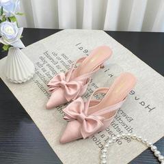 蝴蝶結包頭半拖鞋女2024夏季新款綢緞面細跟單鞋尖頭細跟後空涼鞋