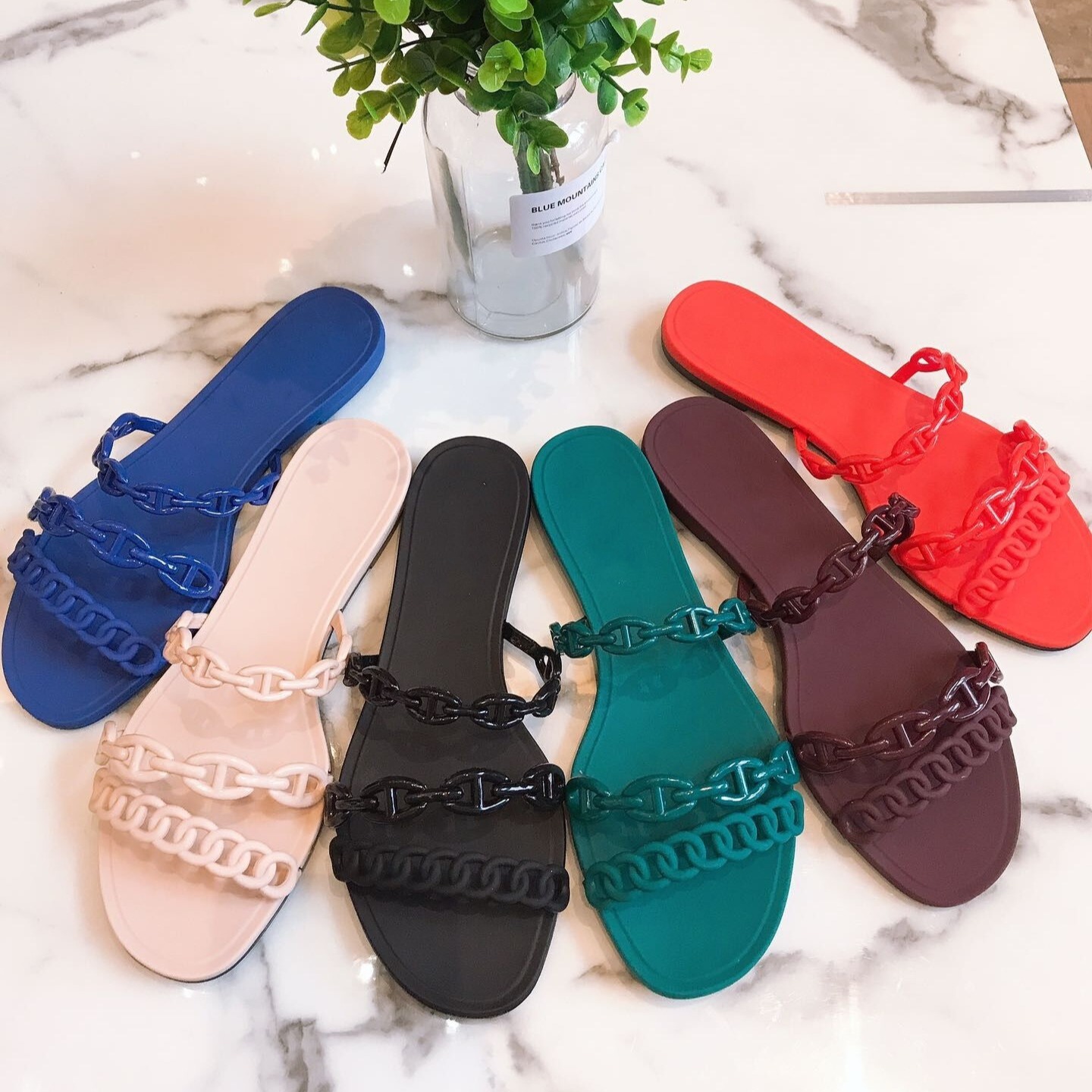 Qadın yay düz başmaqları, PVC jelly, zəncirli burun detallı