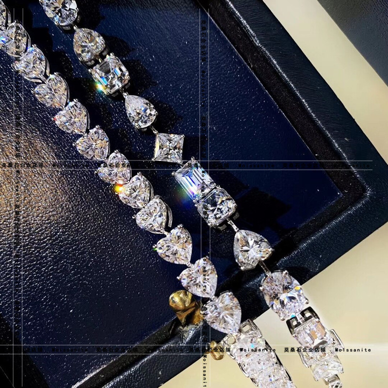 PT950 Platinum Imported Moissanite Special-shaped Heart-shaped 18K Gold Elegant Luxury Full Diamond Asymmetrical Bracelet Gift