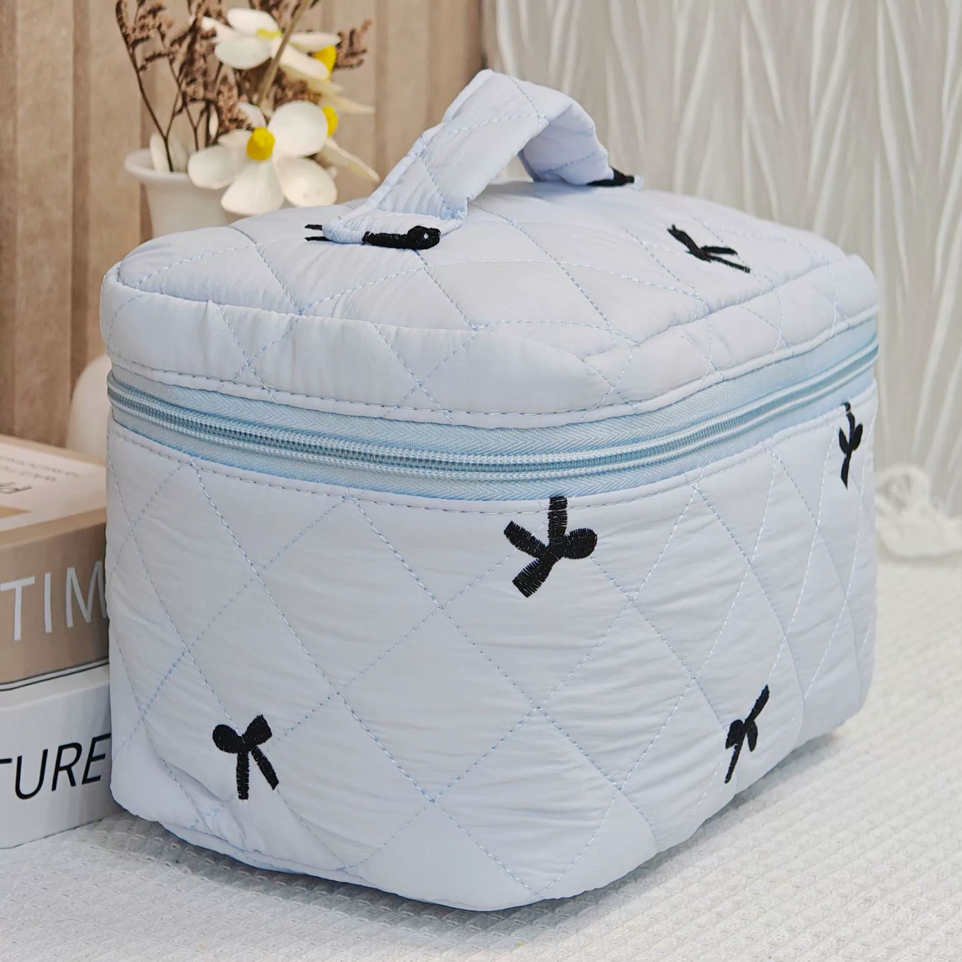 Объемная косметичка с бантом, органайз bag, вышивка
