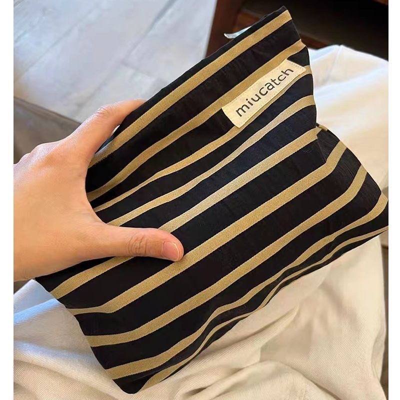 Bolsa de cosméticos de gran capacidad portátil fresco pequeño floral ins bolsa de almacenamiento bolsa de lavado elegante bolsa de almacenamiento jacquard