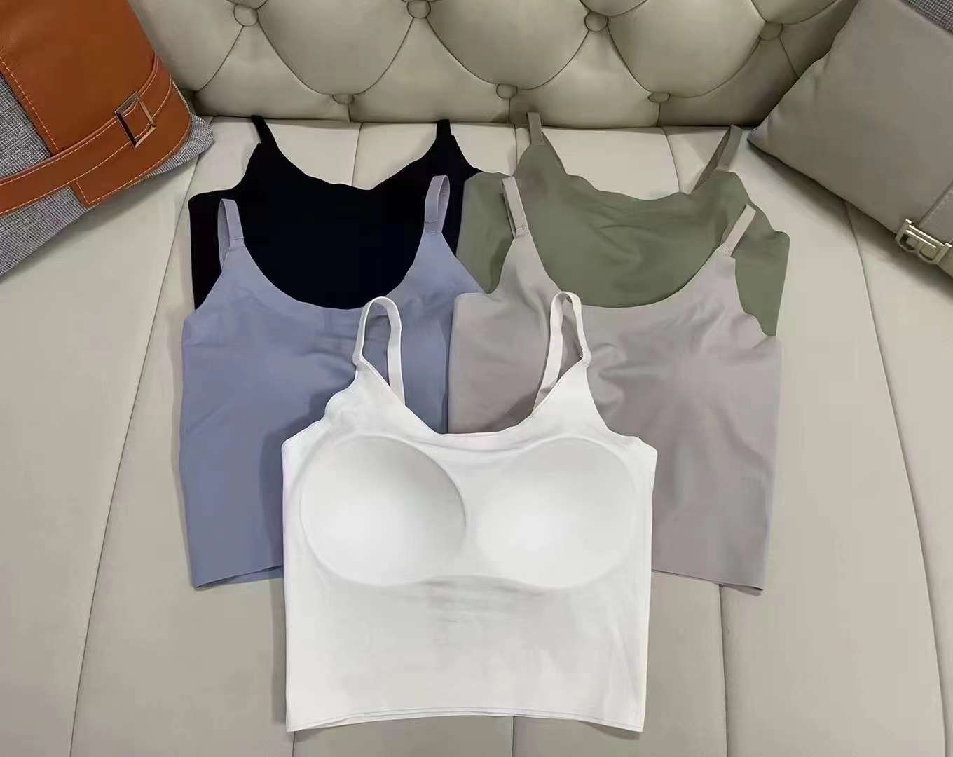 Nueva Seamless taza fija belleza de alta calidad las mujeres chaleco inalámbrico yoga sujetador ropa interior deportiva al por mayor