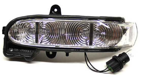 Applicable Mercedes-Benz W211W463 rearview mirror turn light rearview mirror side light 2038201321 2038201421