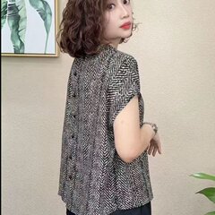 ドロップシッピングライブブロードキャストホットスタイル2025夏の新しいファッション多用途シンプル通勤ルーズスリム半袖トップ