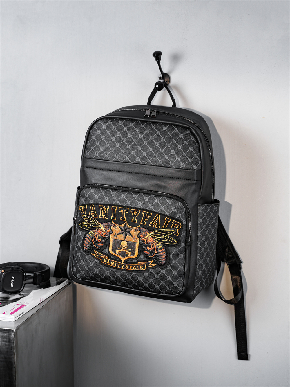 Sac à dos pour ordinateur portable pour homme avec broderie originale - Sac de travail antivol de grande capacité et résistant à l'eau, sac d'ordinateur durable de 15 pouces, style de voyage unisexe 2025_voghion.com