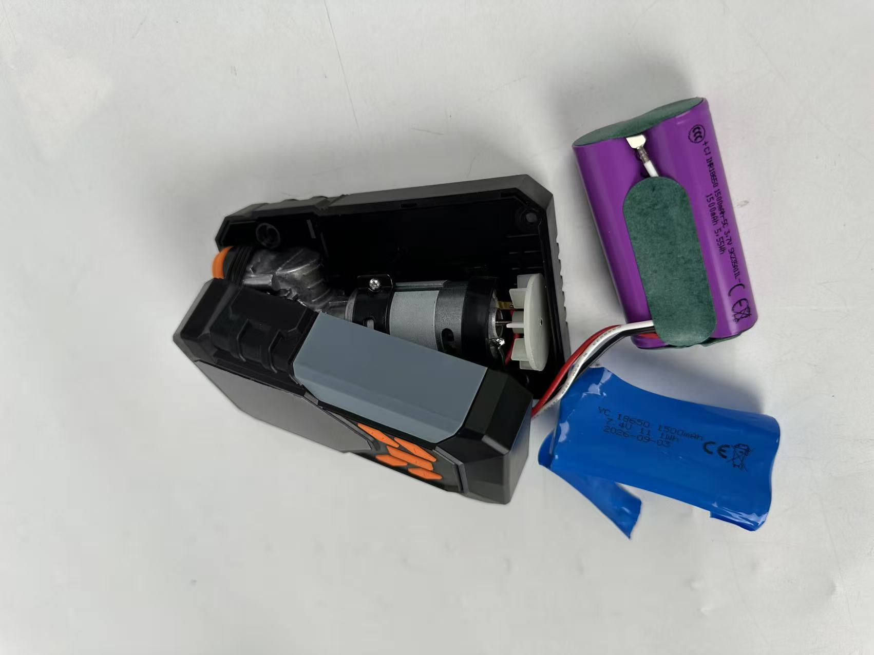 Car-mounted air pump, tire inflator, smart digital display, electric air pump, tire pressure gauge, air inflator, cross-border product