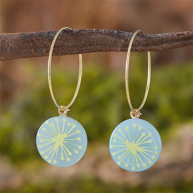 fashionable creative geometric pendant