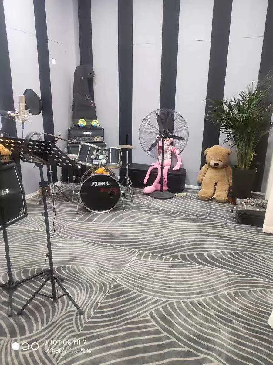 b9881f5af0f41cde99d16dd5e9740f