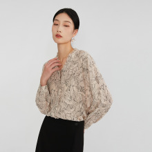 100真丝双绉木耳边V领衬衫女桑蚕丝碎花衬衣设计感小众长袖上衣秋