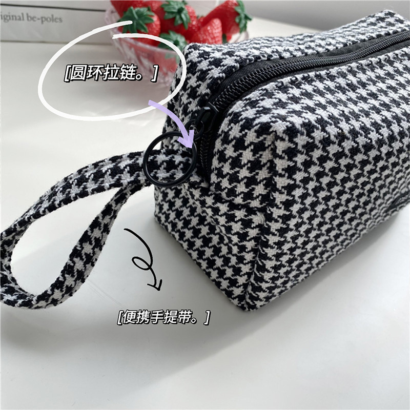 19171 Korean-style woolen checkered artistic pen case, ins Japanese-style storage and organization bag, canvas cosmetic bag, stationery bag undefined