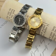 �����йŷ��ɫ��ó�羳�ֱ�С������ʯӢ�ִ��߼���С��Ů��Ů��