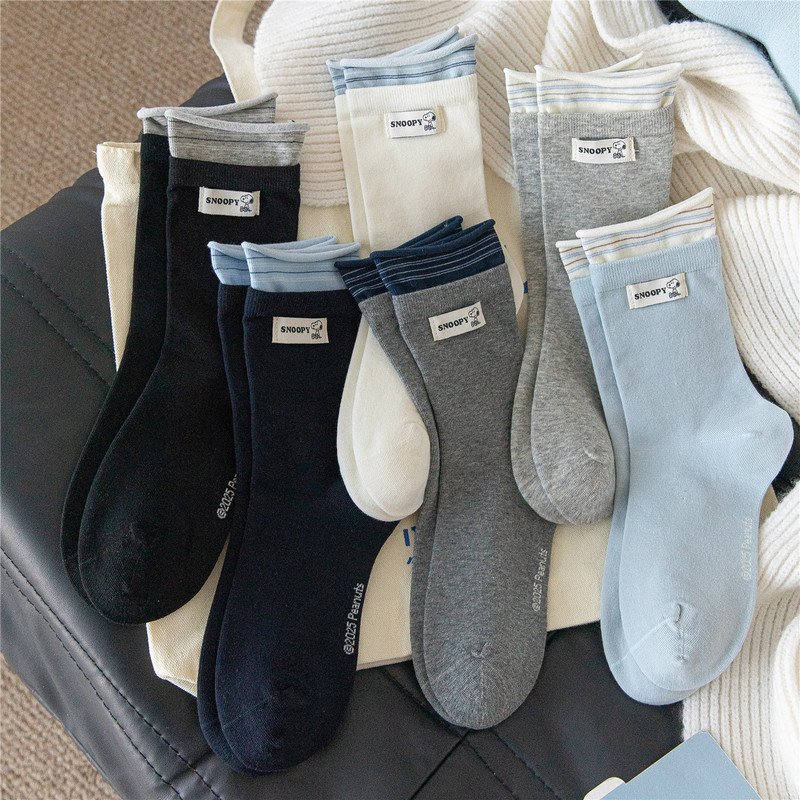 Caramella Snoopy Collaboration Simple Mid-Calf Socks Versatile Casual Socks Comfortable Breathable Women's Trendy Socks
