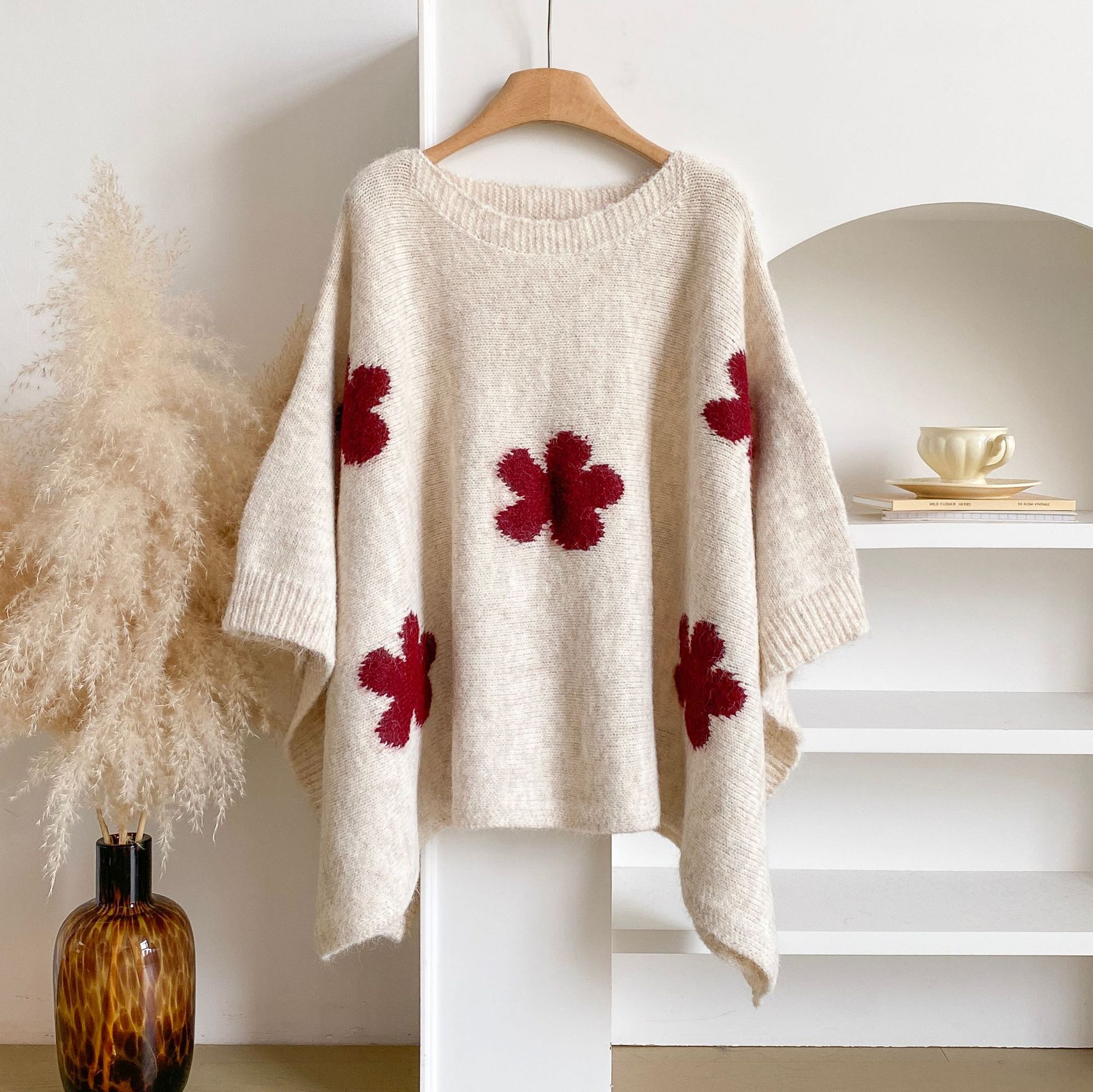 2026 Autumn/Winter New Korean Style Knitted Floral Jacquard Round Neck Cape Women's Short Pullover Knit Sweater Shawl