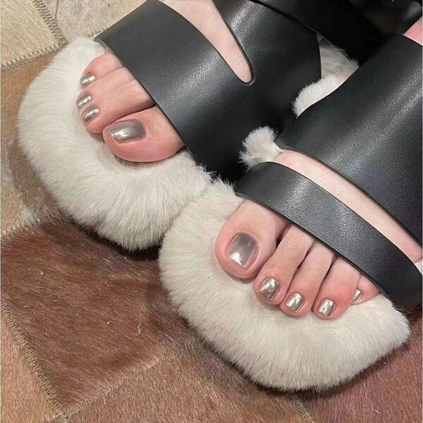 Quick dry nail polish for toes