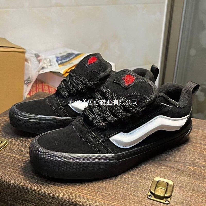 Cloth Shoes Black Warrior 2025 New Full Suede Retro Men's and Women's Fat Bread Shoes Street Sports and Leisure Skateboard Shoes
