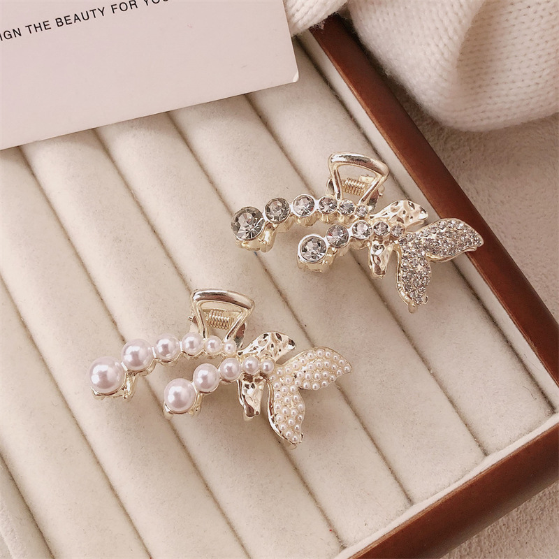 Pequeña perla mariposa diamante clip de agarre de metal clip de cabello de verano después de la cabeza de hadas tiburón clip de cabello mujer