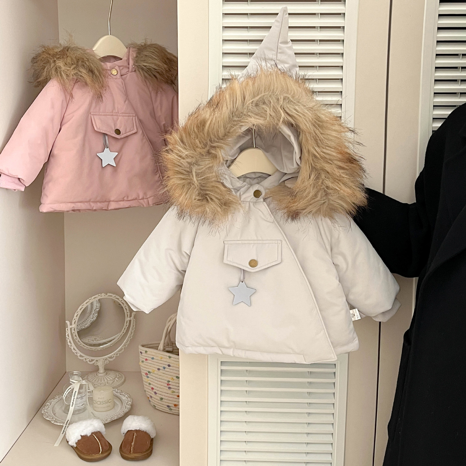 Niña otoño invierno ropa de algodón nuevo bebé coreano algodón pellizco grueso abrigo bebé color caramelo extranjero vestido con chaqueta de algodón