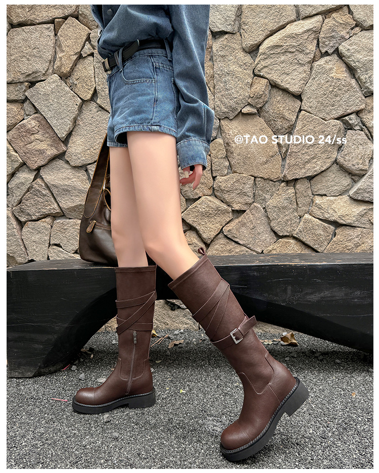 Boot nữ mũi tròn cao gót đế dày phong cách hiệp sĩ có khóa thắt lưng — Lớp lót nhung đen chi tiết 13