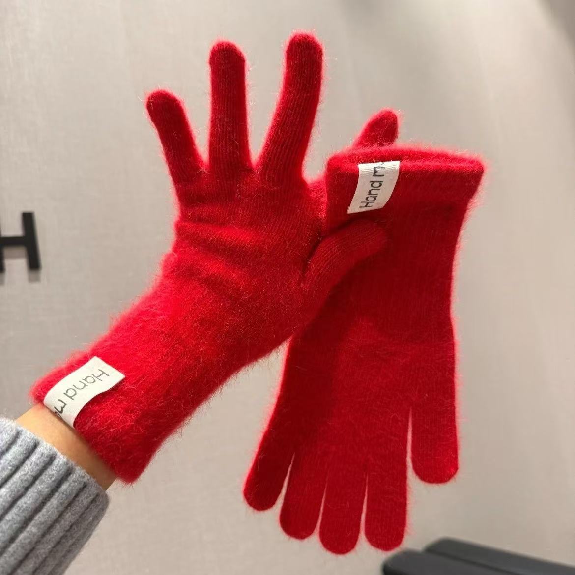 Insキャンディー色の長いタイプのウサギの毛の手袋の冬の女性の韓国版のメリヤスの純色は厚くて保温して防寒して5本の指に乗ります。