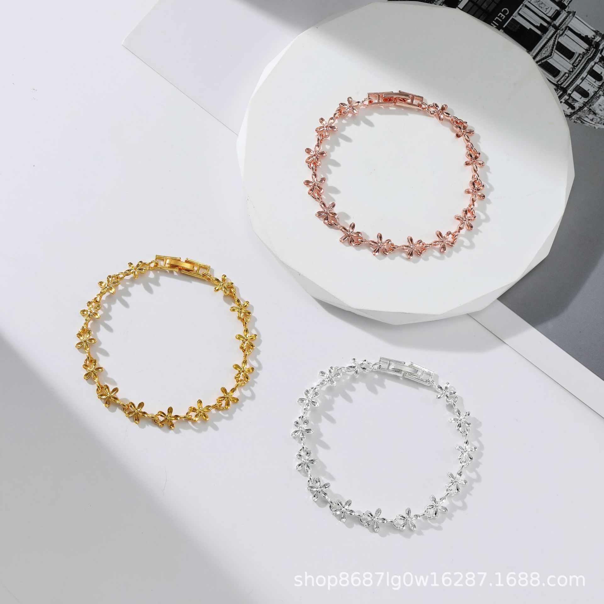 New Hot-Selling Jewelry High-End Bracelets European and American Versatile Couple Hand Jewelry Retro Niche Bracelet Manufacturers Wholesale