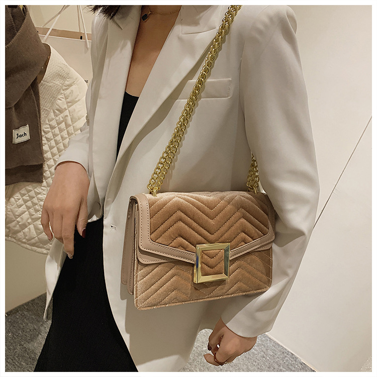 Autumn And Winter New Small Fragrance Rhombus Chain Bag Shoulder Messenger Bag display picture 2