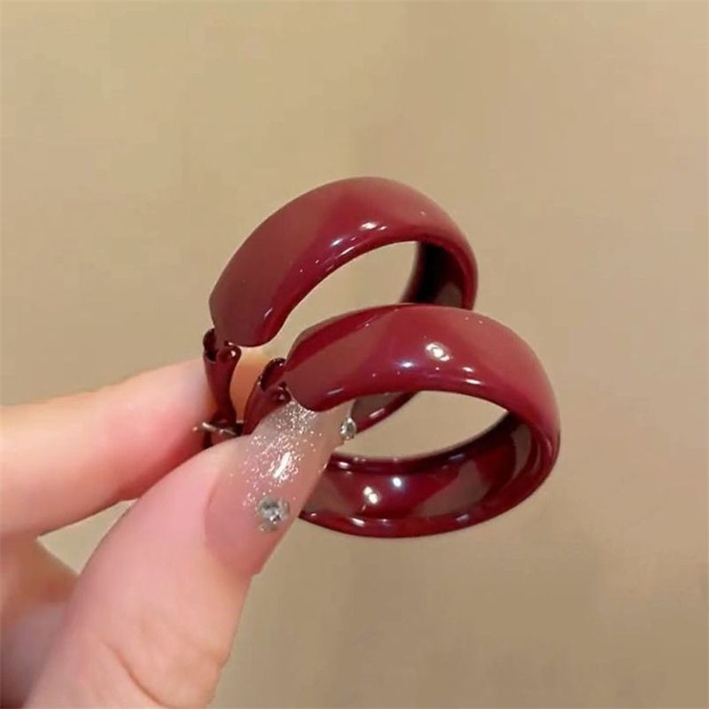 Pendientes de aleación Pendientes de alta calidad de perlas para mujer Pendientes exagerados de temperamento de lujo ligero coreano Pendientes largos con borlas al por mayor