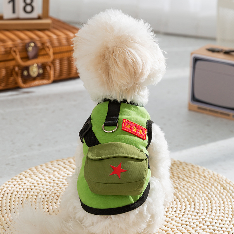 Primavera y verano perro estilo universitario retro para jóvenes bolso de hombro chaleco de estudiante de dos pies gato peluche ropa para perros