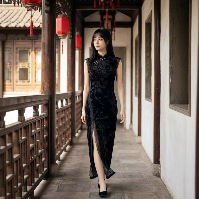 Hong Kong Style Sleeveless Embossed Velvet Lace Cheongsam for Women 2026 Spring/Summer New Fashion Improved New Chinese Style Suitable for Daily Wear Hong Kong Style Sleeveless Embossed Velvet Lace Cheongsam for Women 2026 Spring/Summer New Fashion Improved New Chinese Style Suitable for Daily Wear