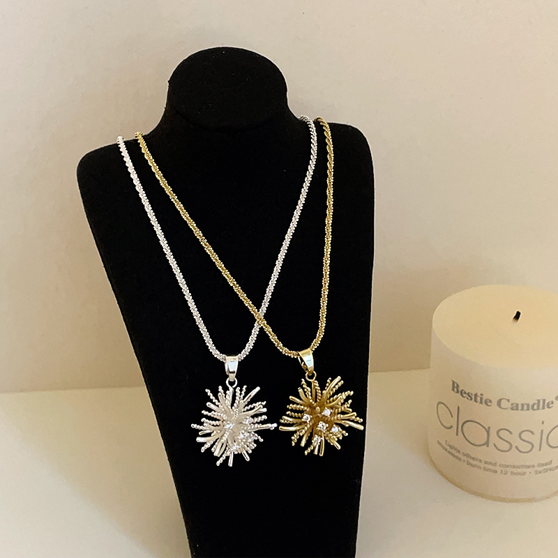 Small design pendant