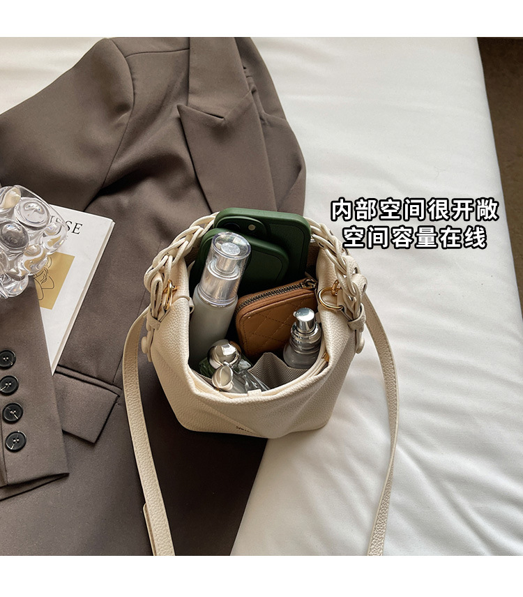 Korean style bucket bag 2025 Summer new style, trendy and versatile, women's crossbody, niche and super popular single-shoulder bag undefined