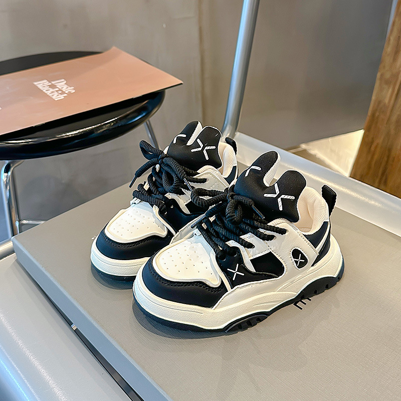 Cricketskor för barn Korean Edition Bröd Violence Bear Tide Brand Pojkar och flickor Fritidssportskor 2023 Nyhet_voghion.com