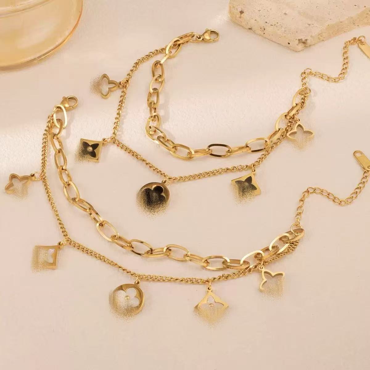 Non-Fading Titanium Steel Gold Four-Leaf Clover Mother-Of-Pearl Bracelet for Women European and American Style Fashion Simple Light Luxury Four-Leaf Clover Forest Style