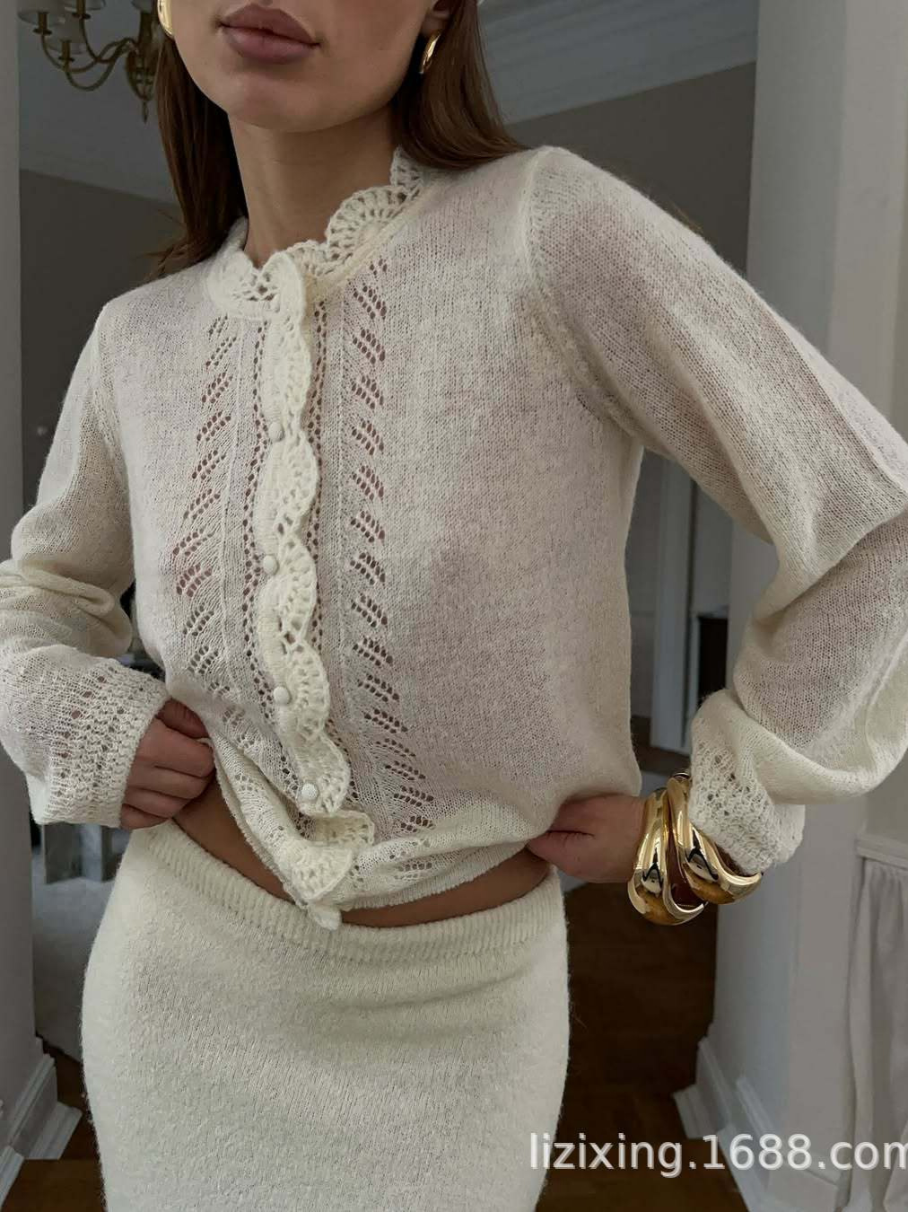 knitted jacket with a round collar