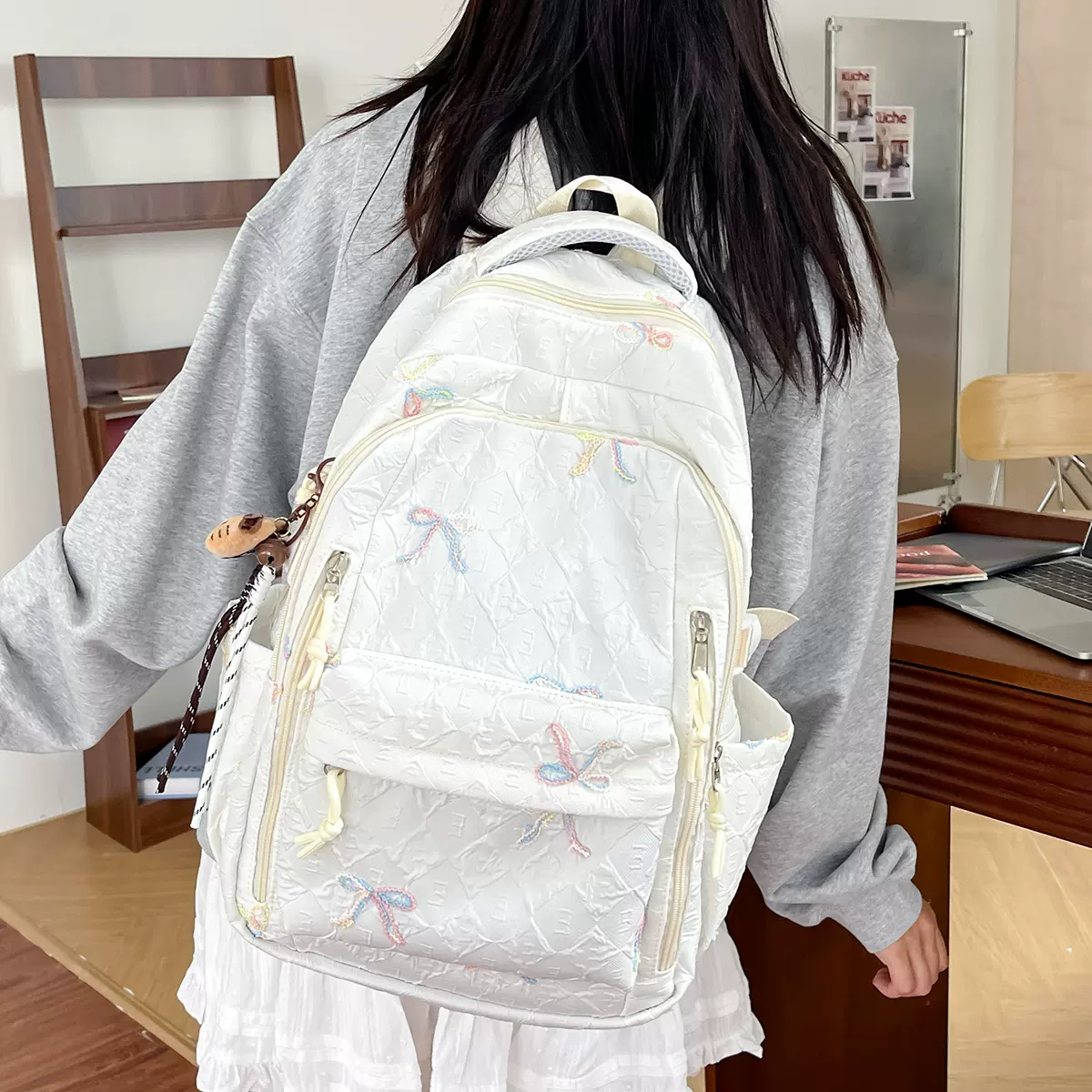 高颜值背包女软妹少女双肩包ins日系大容量百搭初高中大学生书包