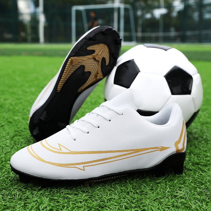 Baochuan nuevo anti-deslizante clavos zapatos de fútbol para niños zapatos de entrenamiento deportivo profesional de hombre zapatos deportivos juveniles bajos