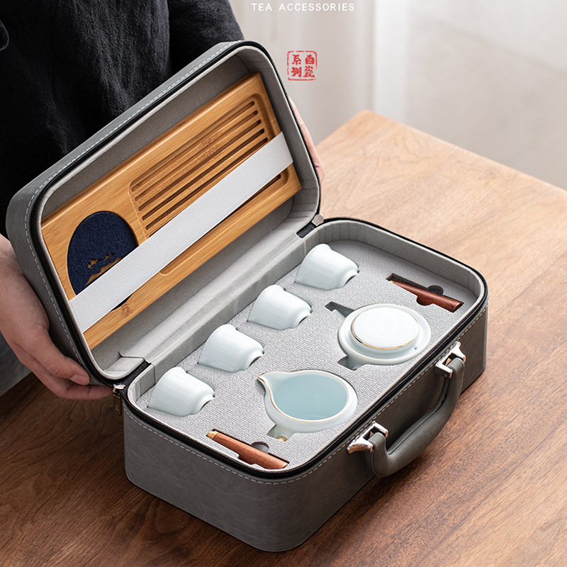 Handheld travel tea set for traveling