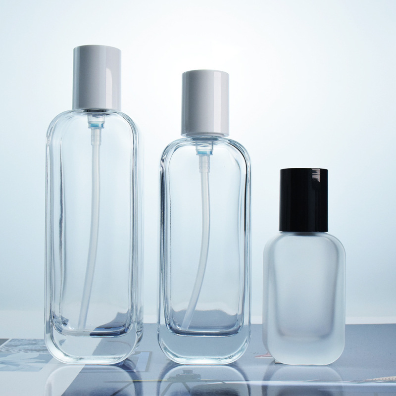 30ml/50ml/100ml厚い底のつや消し/透明なスプレーの瓶の四角形の丸い肩ひもの蓋の化粧品は瓶を分けます。|undefined